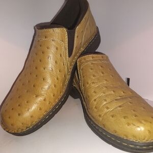 Ariat Tan Leather Slip-On Loafers with Textured Finish Size 9